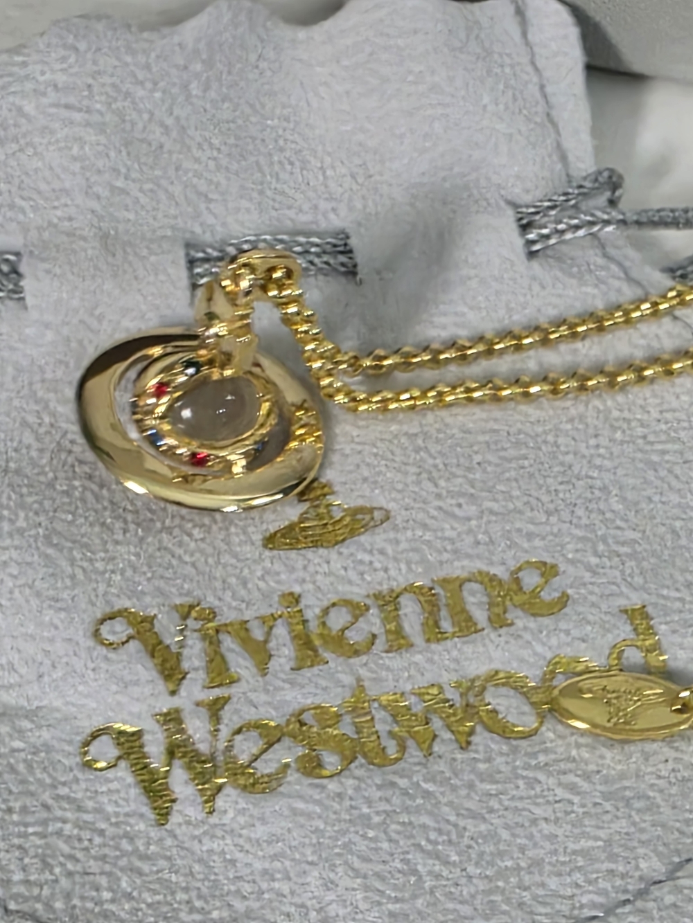 Vivienne Westwood Gold Orb Pendant Necklace All Inclusive - Picture 2 of 5